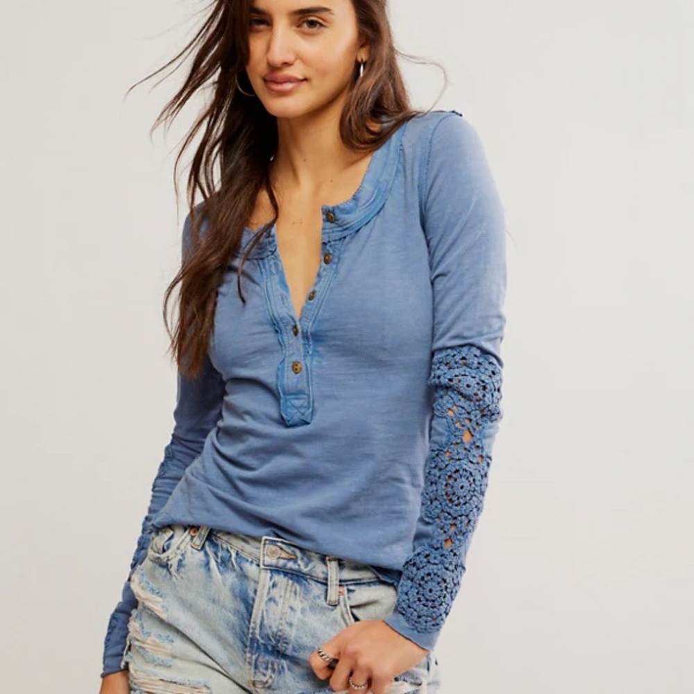 NWT We The Free Our Song Henley Cuff Denim Grey Sz. Small